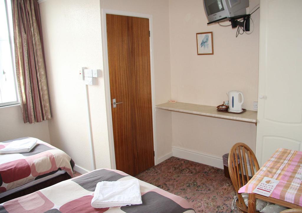 Dove Court Mini Lodge Алмъндсбъри Екстериор снимка