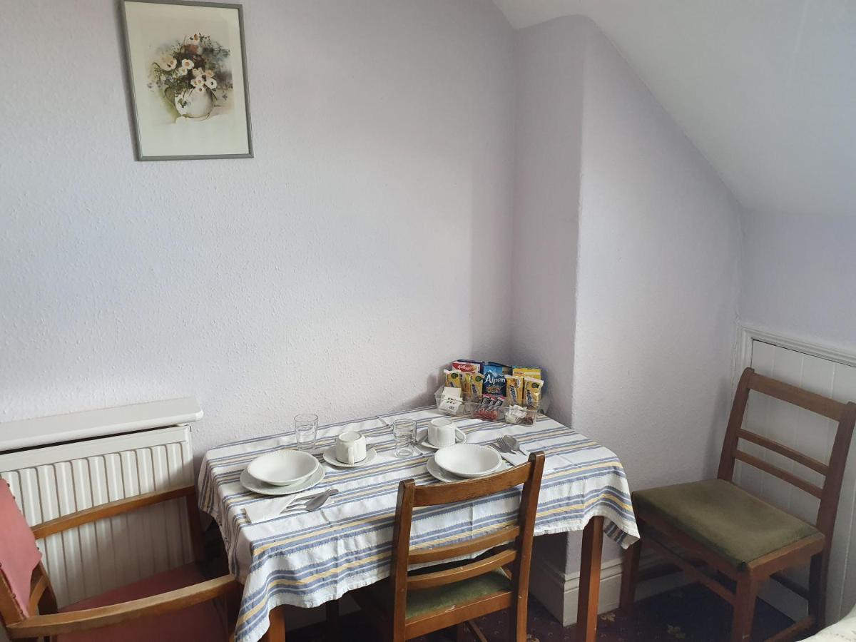 Dove Court Mini Lodge Алмъндсбъри Екстериор снимка