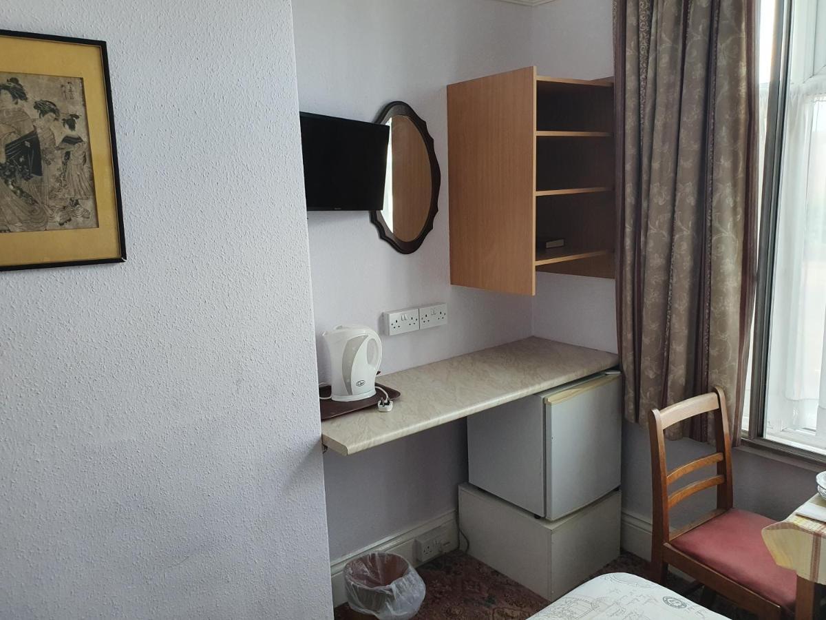 Dove Court Mini Lodge Алмъндсбъри Екстериор снимка